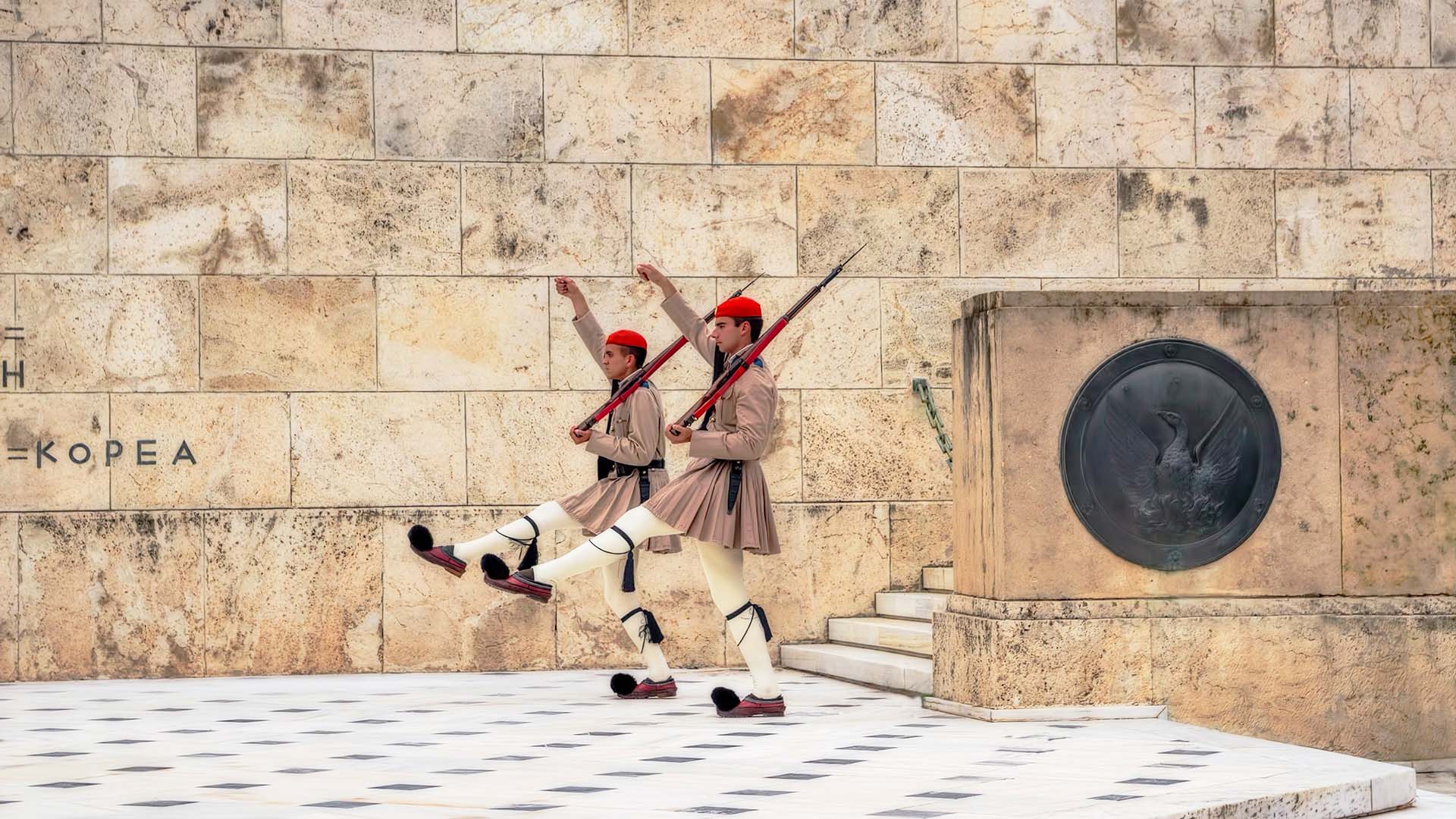 cambio della guardia in Piazza Syntagma ad Atene, Grecia