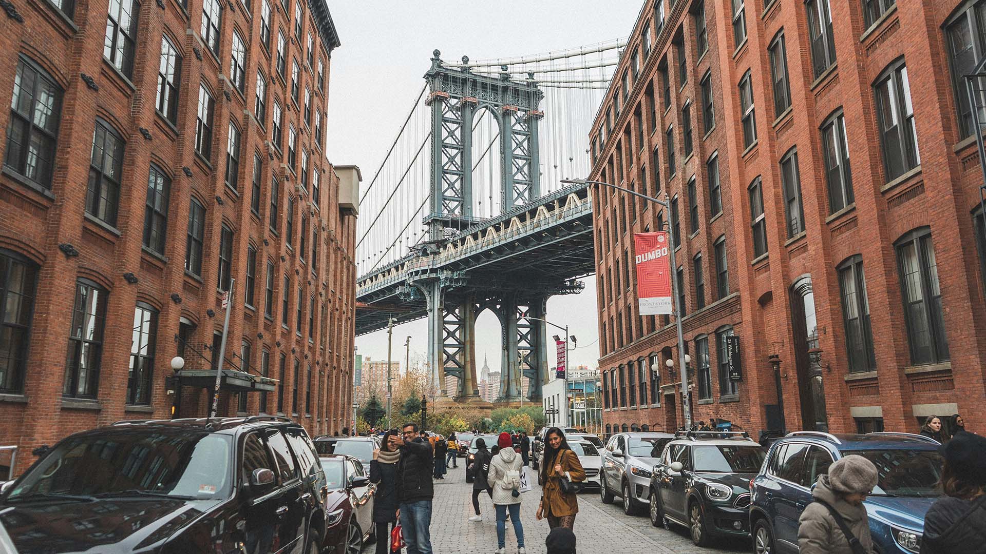 vista del ponte di Manhattan dal quartiere di DUMBO a New York